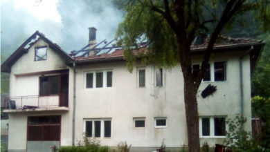 Photo of Dva brata ostala bez krova nad glavom: Izgorjela kuća porodice Tanjo