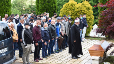Photo of Nakon više od 50 dana:Klanjana dženaza Adviji Kanlić, jednoj od prvih žrtava koronavirusa u Sarajevu