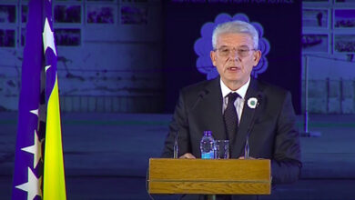 Photo of Džaferović: Naša je obaveza da pamtimo, čuvamo istinu o genocidu i upozoravamo