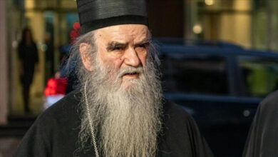 Photo of Amfilohije osudio napade na pljevaljske Bošnjake: Nečasno je i kukavički pod okriljem noći činiti ovakve stvari