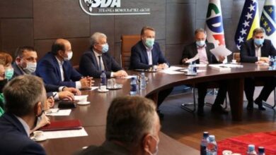 Photo of Gordani Tadić ne smetaju četnički snajperisti, a smeta Mehmedagić
