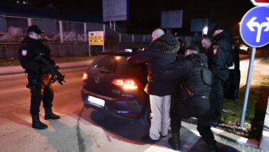 Photo of Fočaci se potukli ispred kafane u Lukavici: Trojica teže povrijeđena