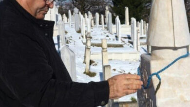 Photo of Pet godina od smrti Dženana Memića: Otac Muriz pored nišana voljenog sina