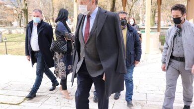 Photo of Izetbegović u posjeti Aladža džamiji: Federacija mora snažnije podržati povratnike u RS-u