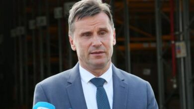 Photo of Advokatski tim Novalića tvrdi: Nezakonito mu je uskraćeno pravo da kontaktira s porodicom i advokatima