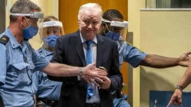 Photo of Ratko Mladić i ostali ratni zločinci “postaju i zvanično heroji u obrazovnom sistemu RS”