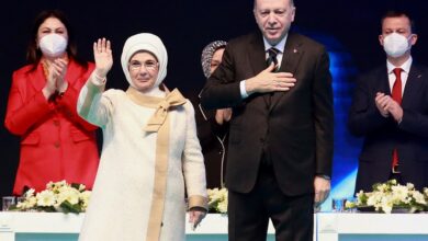 Photo of Emine Erdogan odala počast žrtvama genocida u Srebrenici