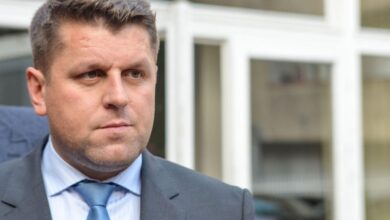 Photo of Ćamil Duraković podnio prijavu Tužilaštvu BiH zbog murala Ratku Mladiću u Banjoj Luci