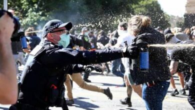 Photo of U Melburnu i Sidneju protesti zbog restrikcija, više stotina uhapšenih
