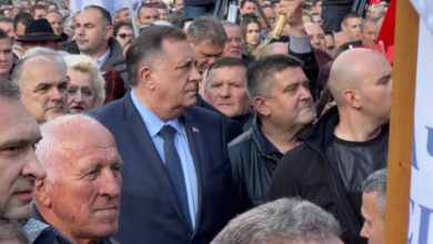 Photo of Dodik: “Kako se Lagumdžija mogao obraćati na sjednici Vijeća sigurnosti UN-a, pa on ne predstavlja RS”