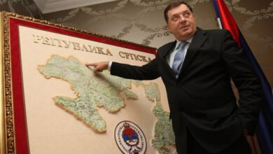 Photo of “On meni nema Bosne”: Dodik se oprostio od Pejakovića