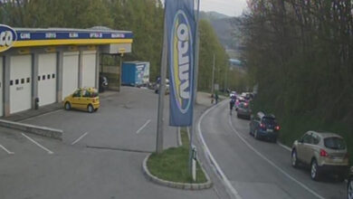 Photo of Stanje na cestama u BiH: Duge kolone i pojačan promet vozila na graničnim prijelazima