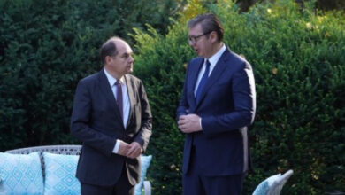 Photo of Sastali se Schmidt i Vučić, žestoka reakcija Dodika