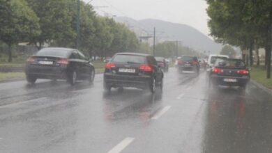 Photo of Stanje na cestama u BiH: Saobraća se po vlažnom kolovozu, smanjena vidljivost