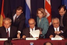 Photo of Na današnji dan je u Parizu potpisan Dejtonski sporazum: “Ovo nije pravedan mir, ali je pravedniji od nastavka rata”