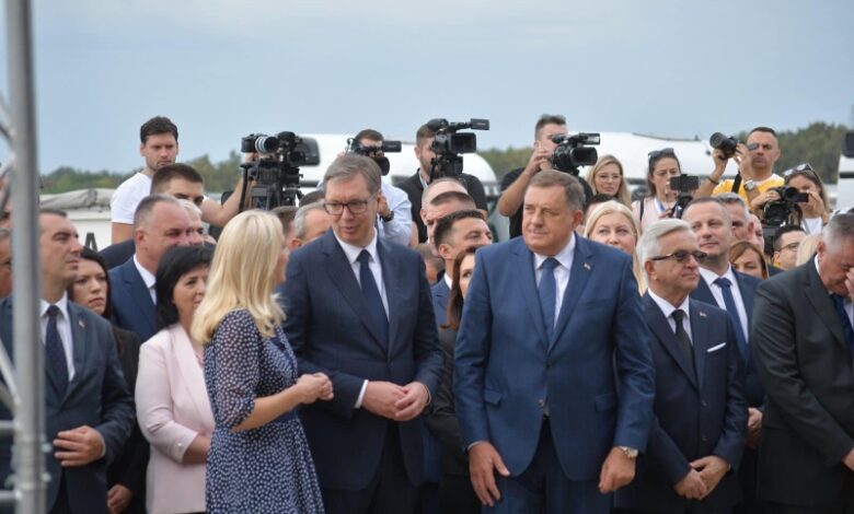 Photo of Dodik dočekao Vučića ponižavajući državu BiH čiji je šef: Dobrodošli na svoje i među svoje!