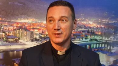 Photo of Goraždanski župnik Josip Tadić: Sve bi moglo biti skladno kao u najslađoj božićnoj priči