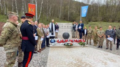 Photo of Podignut spomenik šestorici britanskih vojnika koji su poginuli tokom misije u Goraždu