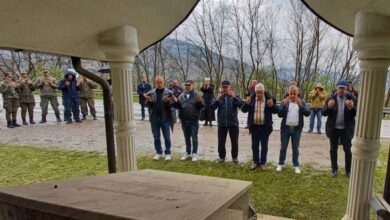 Photo of Obilježena 31. godišnjica pogibije prvih žrtava Ustikoline Ševala Bećirevića i Mehmeda Kamerića