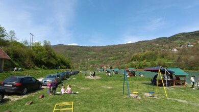 Photo of Roštilj i zabava: Goraždani Prvi maj proslavili na izletištu Sadba uz Drinu