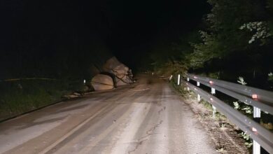 Photo of Zbog odrona usporeno odvijanje saobraćaja na putu Teočak-Sapna