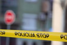 Photo of Teške povrede nakon divljanja na cesti: Troje maloljetnika u teškom stanju nakon nesreće u Cazinu