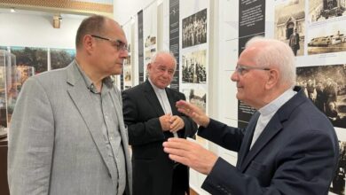 Photo of Schmidt ipak otišao u Banjaluku, sastao se sa biskupom Komaricom