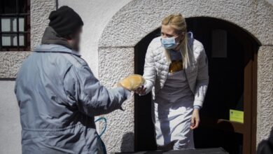 Photo of Redovi ispred javnih kuhinja svakim danom rastu: Sve više gladnih, a bacamo tone hrane