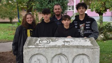 Photo of Srednjoškolci iz Goražda snimili video o nekropoli stećaka u Goršić Polju