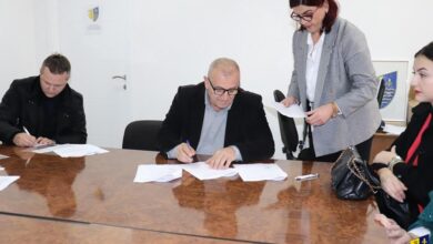 Photo of Potpisani ugovori s predstavnicima privrednih subjekata kojima su odobrena finansijska sredstva po Programu podrške privatnim preduzećima i poduzetnicima