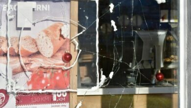Photo of Razbijen još jedan izlog pekare “Manja” u Sarajevu