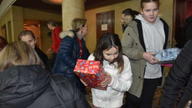 Photo of Radost i osmijesi u Goraždu: Novogodišnji paketići za više od 250 mališana