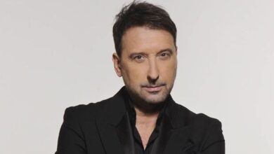 Photo of Hari Varešanović, jedan od najboljih bh. pop pjevača, slavi 63. rođendan