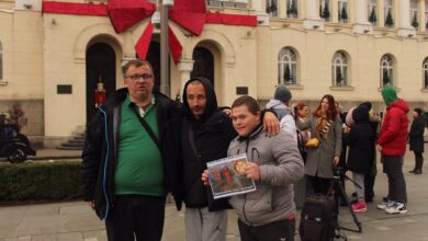 Photo of Protest u Banjaluci: Gladni smo za Božić, a novac se troši na Lepu Brenu