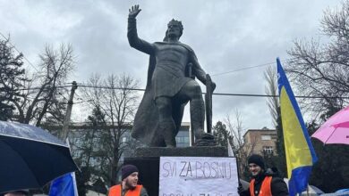 Photo of Protest u Sarajevu: ‘Kralju Tvrtko, mi ti se kunemo da Bosnu izdati nećemo’