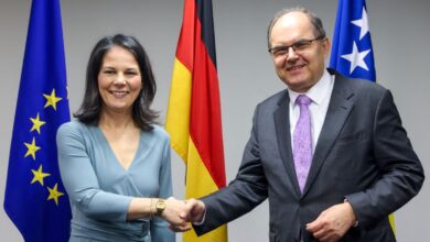 Photo of Berbok se sastala sa Šmitom: Razgovarali o izbornom procesu u BiH