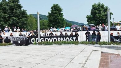 Photo of Žene u crnom iz Srbije dolaze u Bratunac da odaju počast bošnjačkim civilima ubijenim 1992. godine