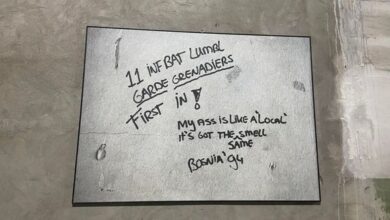 Photo of Grafiti srama na kojima su ispisane gnusne uvrede na račun žena: Vječni podsjetnik na ono što se desilo u Srebrenici