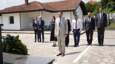 Photo of Iz Delegacije EU se izvinili udruženjima žrtava genocida, ali ponovili da su se poklonili civilima