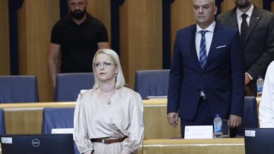 Photo of Novaković Bursać došla na sjednicu iako je izgubila mandat