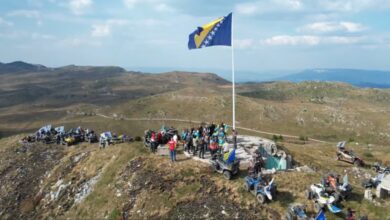 Photo of Skinuta zastava BiH na jednom od vrhova Jahorine, Elek poručio: “Neće se vijoriti nijedna zastava, osim zastave RS”