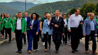 Photo of Izetbegović: Mi služimo narodu, a oni koje su nametnuli stranci će služiti tim strancima