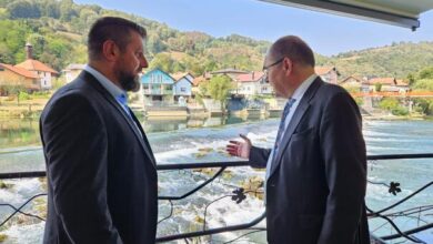 Photo of Schmidt sa Durakovićem u Banjaluci, oglasio se Dodik: Kakvi su to uhljebi