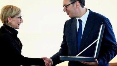 Photo of Vučić odlikovao ambasadorku Mađarske pri UN zbog protivljenja Rezoluciji o Srebrenici