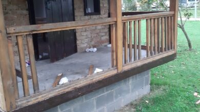 Photo of Vandali uništili najljepši dječiji park u Goraždu: Polupane svjetiljke, počupani putokazi