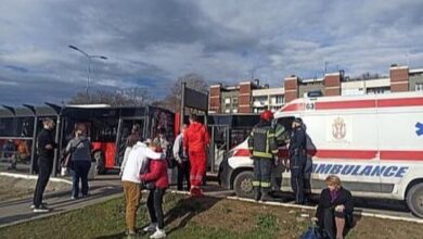 Photo of Strašna nesreća u Beogradu, gradski autobus udario u putnike na stanici pa u drugi autobus, 20 povrijeđenih