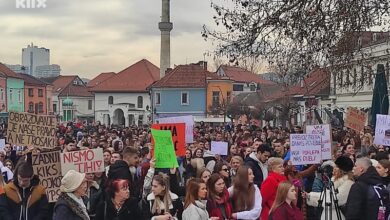 Photo of Veliki protest učenika i studenata u Tuzli: “Vratite cijenu karte na 2,5 KM do srijede”