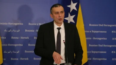 Photo of Babalj o rezervnom sastavu policije u RS-u: Onaj ko svom narodu umjesto olovke u ruku stavlja pušku opasan je