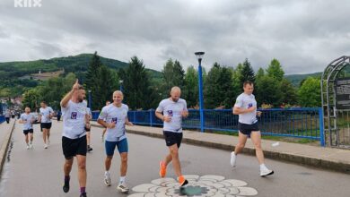 Photo of Goraždanski atletičari krenuli na maraton mira koji povezuje tri nekadašnje zaštićene zone UN-a