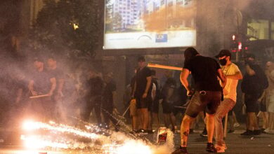 Photo of Bilans sinoćnjih nemira u Srbiji: Povrijeđeno desetine ljudi, uhapšeno 37 osoba
